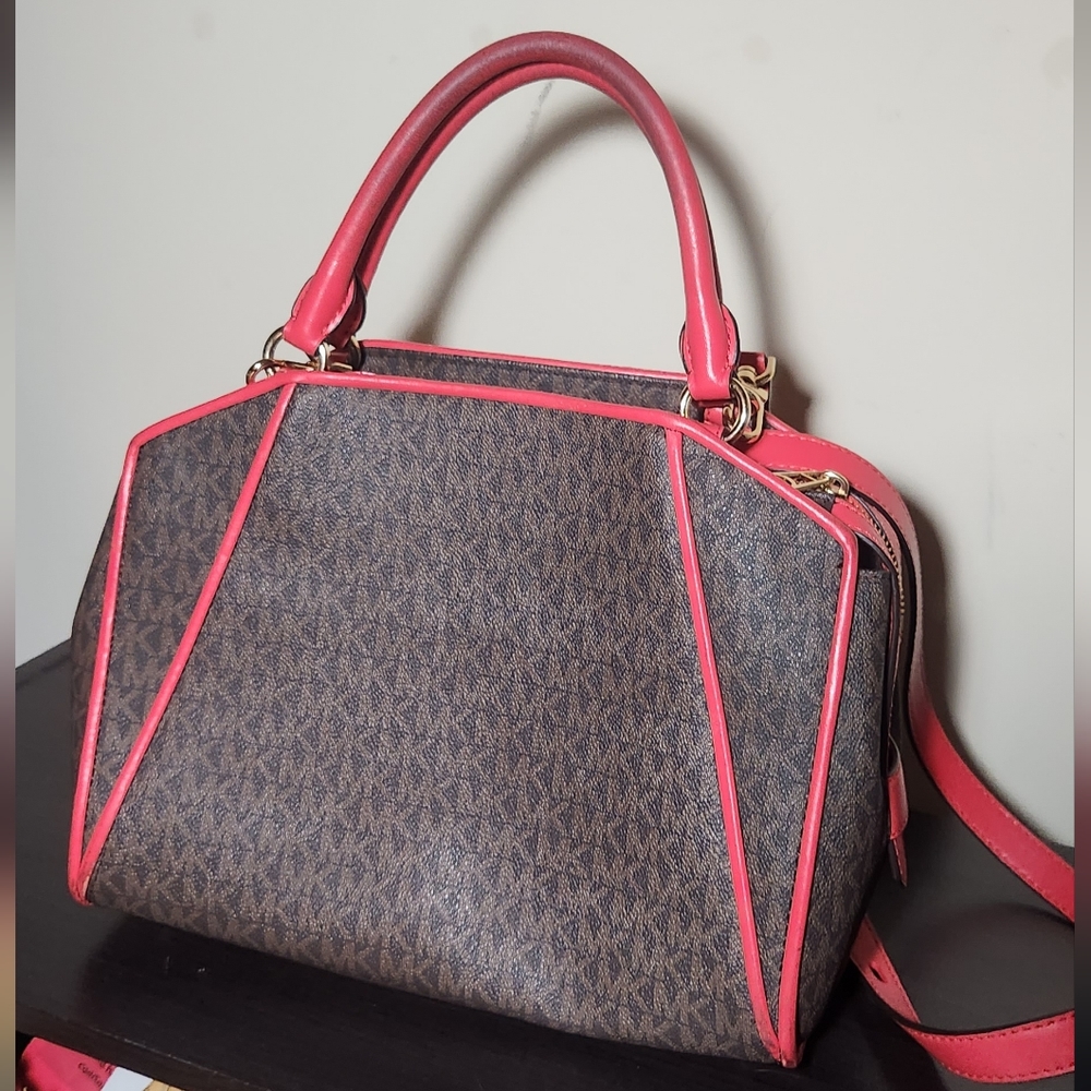 Michael Kors Cleo Medium Logo Satchel - Picture 2 of 3